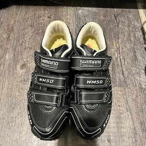 Size 40 spin shoes with clip ins